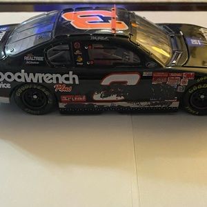 Dale Earnhardt, 2000 Monte Carlo , 76 th win. # 3 GM good wrench Chevy.1/24scale